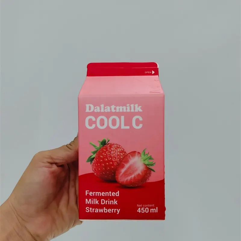 Cool C 草莓 450ml 售价17,000越南盾 | 买3瓶享9折 | Dalatmilkshop 岘港